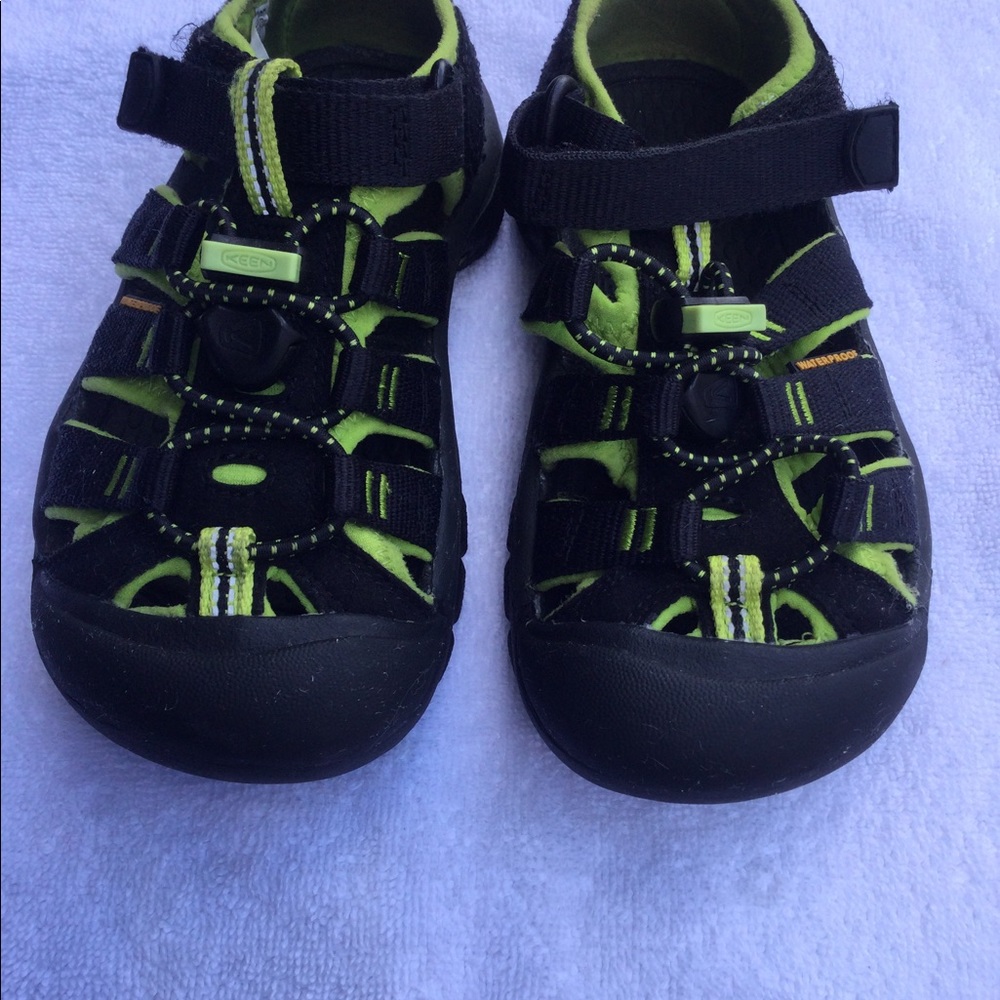 Keen Kid Sandles Size 11. Great condition